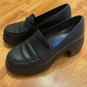 Camper womens Thelma black leather chunky sole loafer Size 38